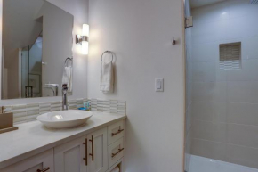 Bainbridge Beautiful Luxury Home - 30 day minimum home